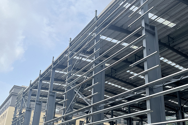 （深刻認識（shí）白城鋼結構）鋼結構建築的缺點
